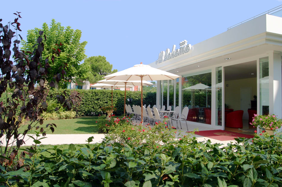 esterno-hotel-bahama