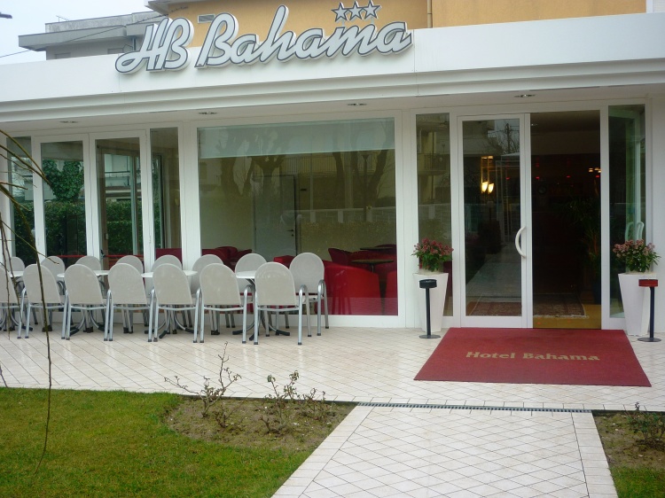 hotel-rimini-con-giardino