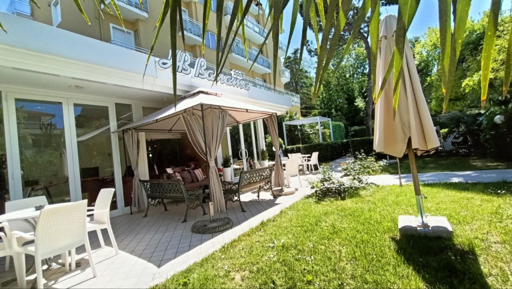 ingresso hall hotel bahama san giuliano 12